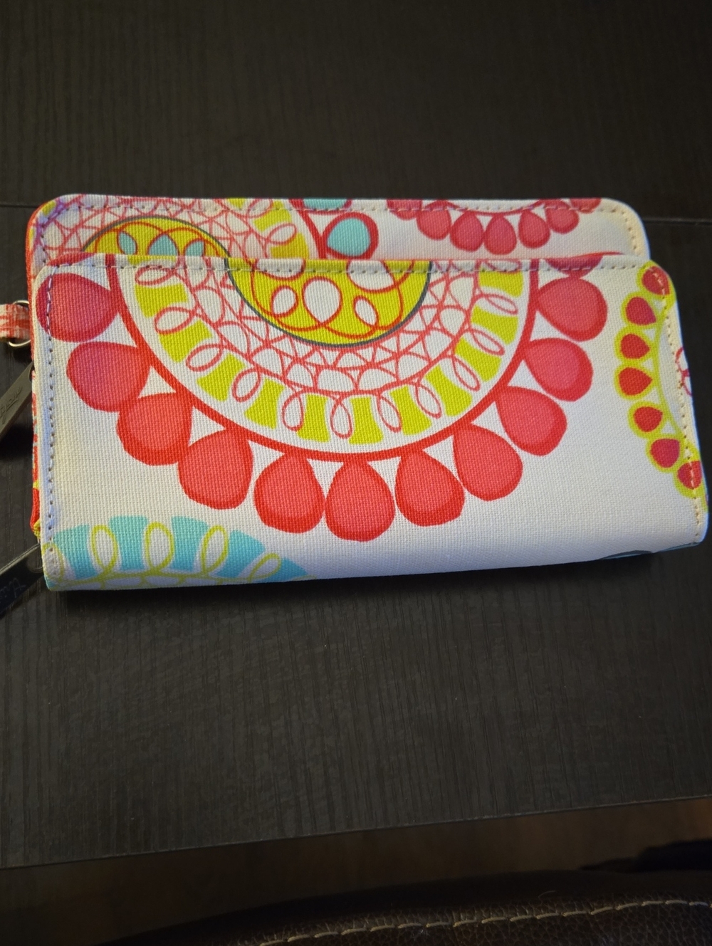 THIRTY-ONE Free To Be Soft White Canvas Wallet Pink Yellow Citrus Medallion NEW